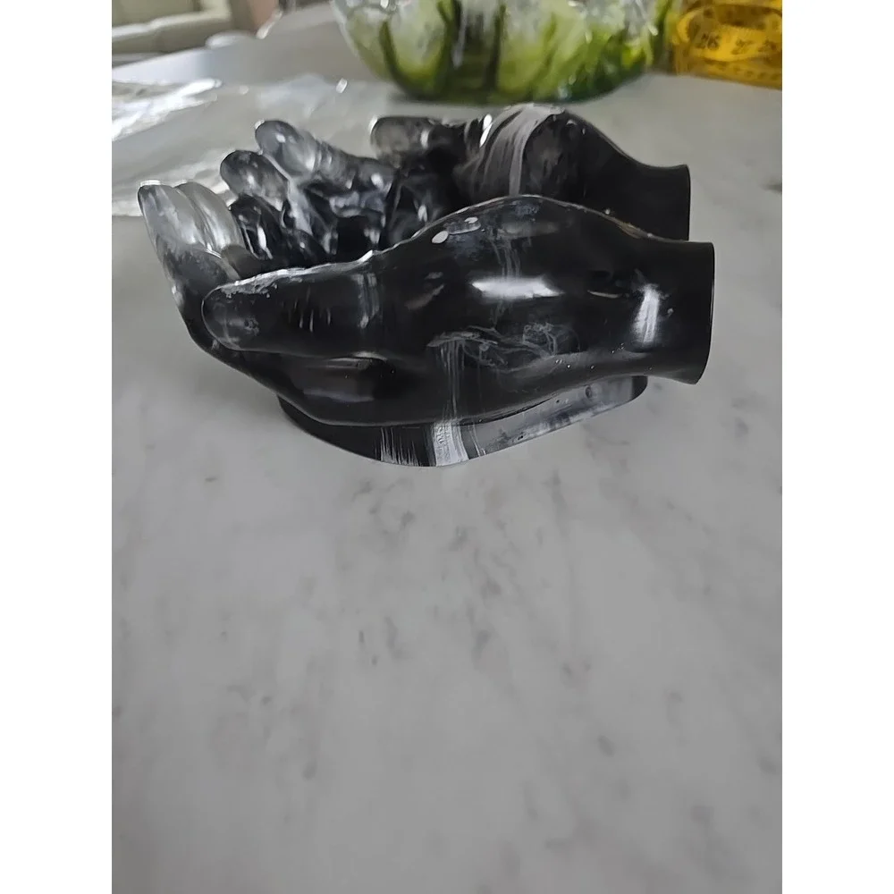 Resin Cupped Hands Black‎ And White Clear. Decoration gift . 571